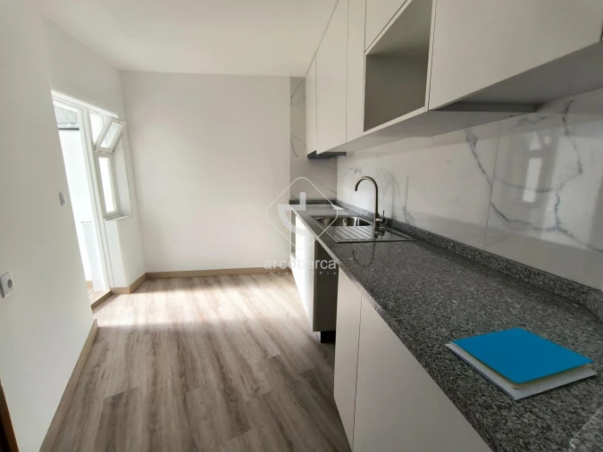 Apartamento T3 para Arrendamento em Pedrouços Foto 2