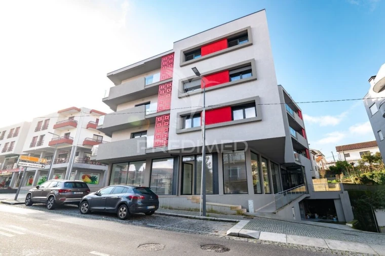 Apartamento T3 para Venda em Arco de Baúlhe e Vila Nune Foto 1