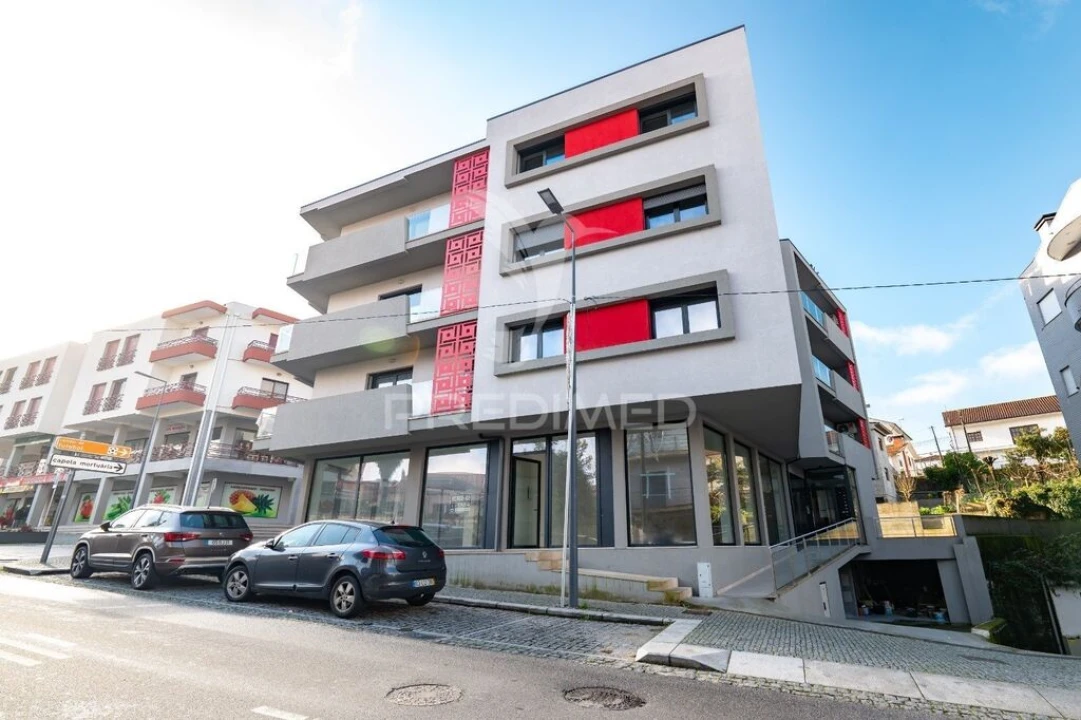 Apartamento T3 para Venda em Arco de Baúlhe e Vila Nune Foto 1