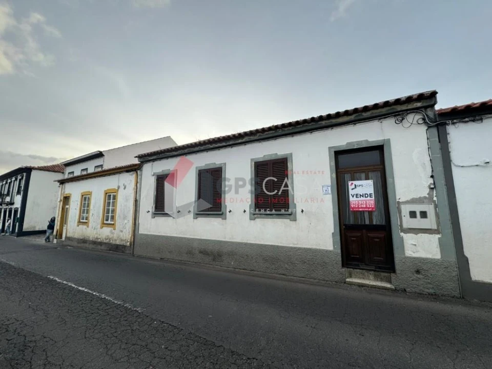 Moradia T3 para Venda em Angra (Nossa Senhora da Conceição) Foto 4