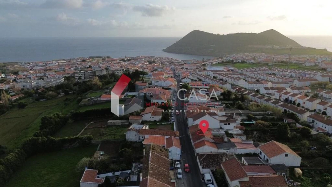 Moradia T3 para Venda em Angra (Nossa Senhora da Conceição) Foto 2