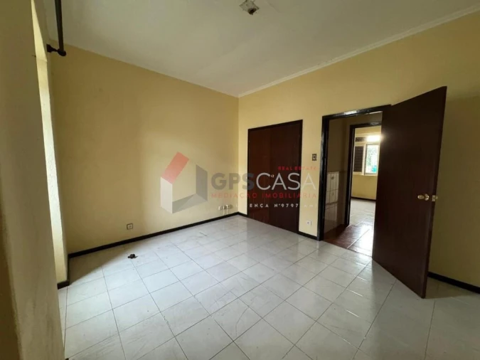 Moradia T3 para Venda em Angra (Nossa Senhora da Conceição) Foto 11