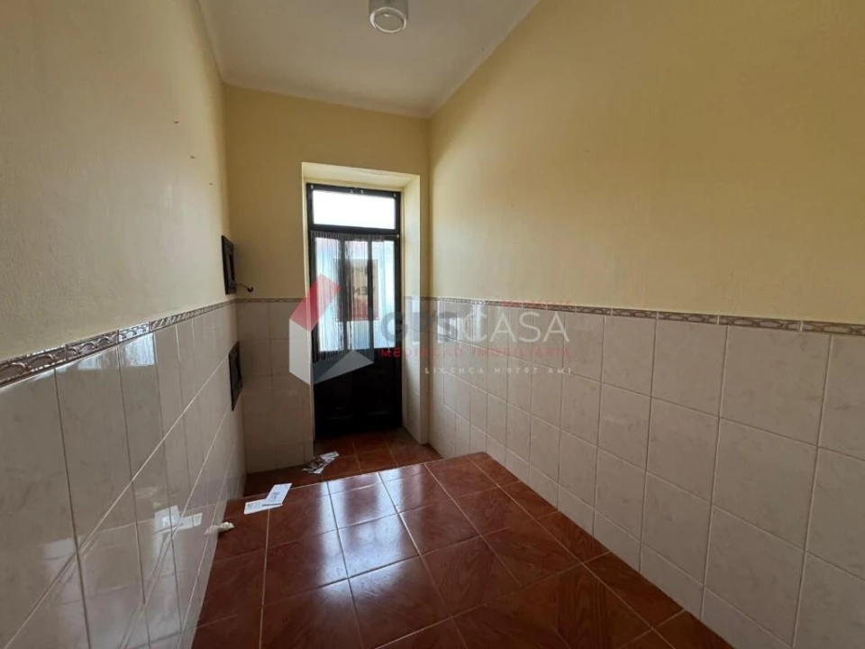 Moradia T3 para Venda em Angra (Nossa Senhora da Conceição) Foto 6