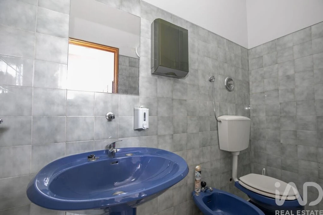 Loja para Arrendamento em São Domingos de Benfica Foto 12