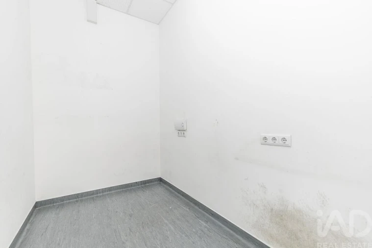 Loja para Arrendamento em São Domingos de Benfica Foto 5