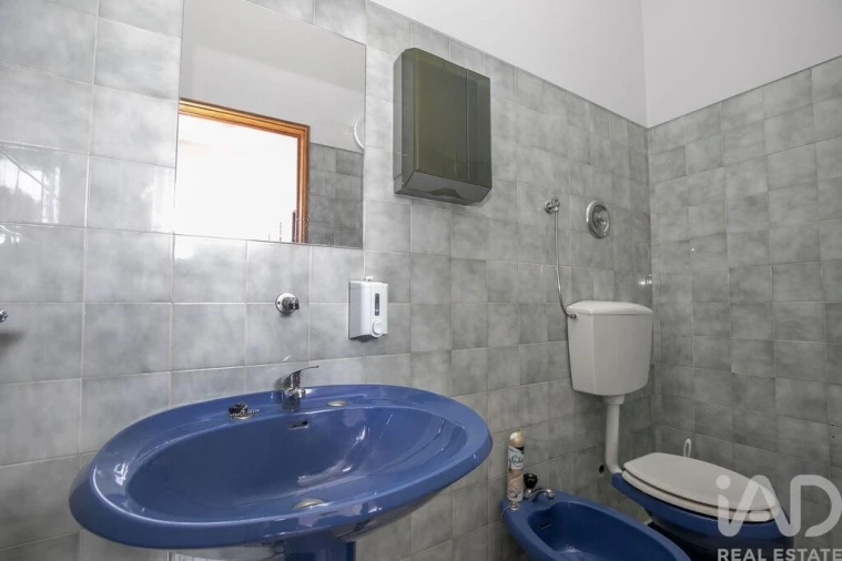 Loja para Arrendamento em São Domingos de Benfica Foto 12