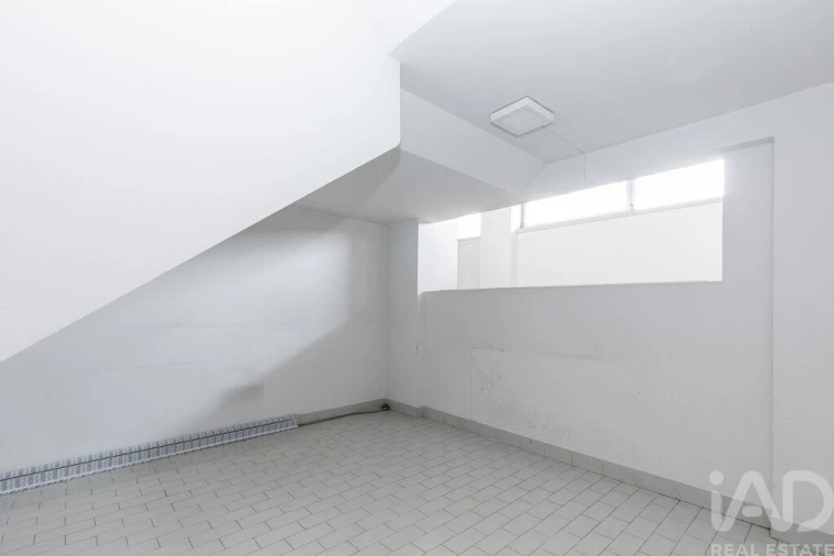 Loja para Arrendamento em São Domingos de Benfica Foto 10