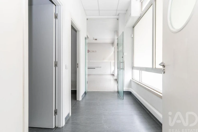 Loja para Arrendamento em São Domingos de Benfica Foto 7