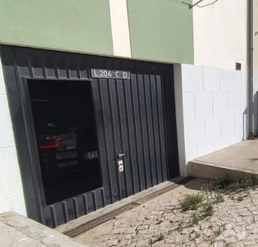 Garagem para Venda em Moita Foto 1