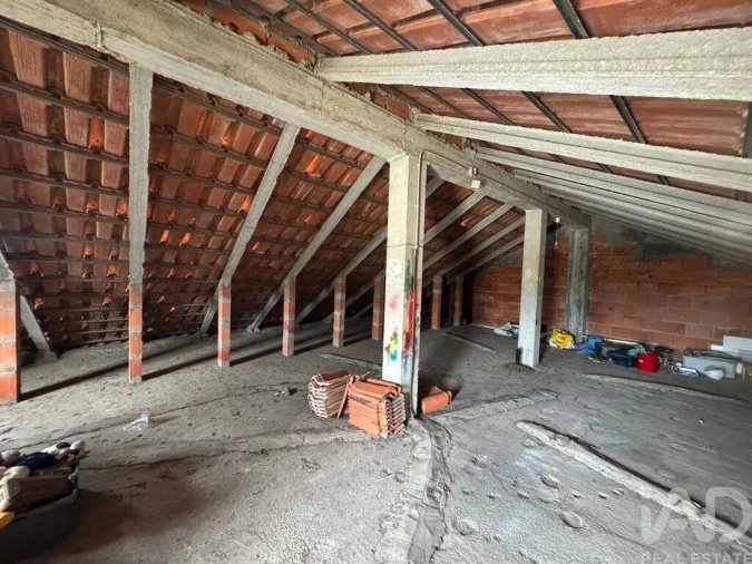 Moradia T4 para Venda em Carregueiros Foto 30