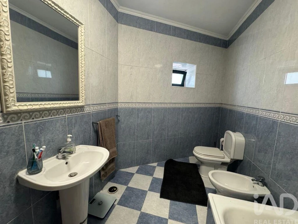 Moradia T4 para Venda em Carregueiros Foto 24