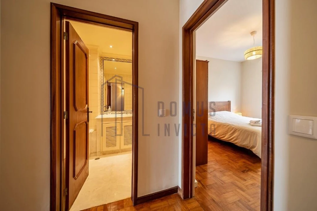 Apartamento T2 para Arrendamento em Aldoar, Foz do Douro e Nevogilde Foto 13