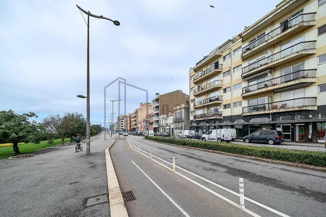 Apartamento T2 para Arrendamento em Aldoar, Foz do Douro e Nevogilde Foto 26