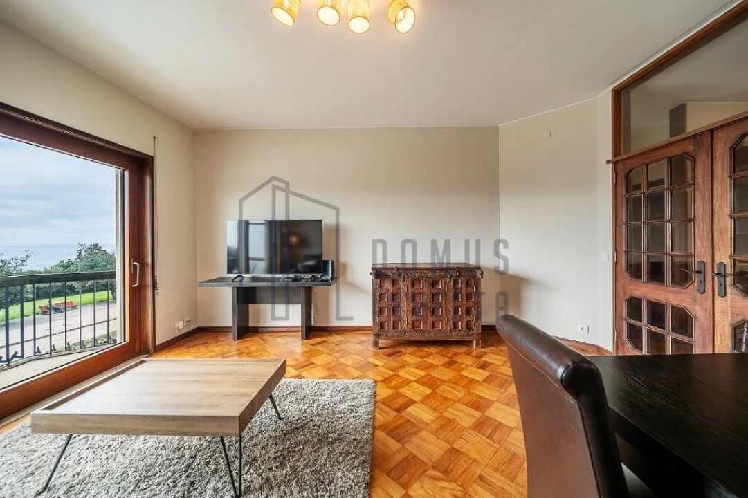 Apartamento T2 para Arrendamento em Aldoar, Foz do Douro e Nevogilde Foto 2