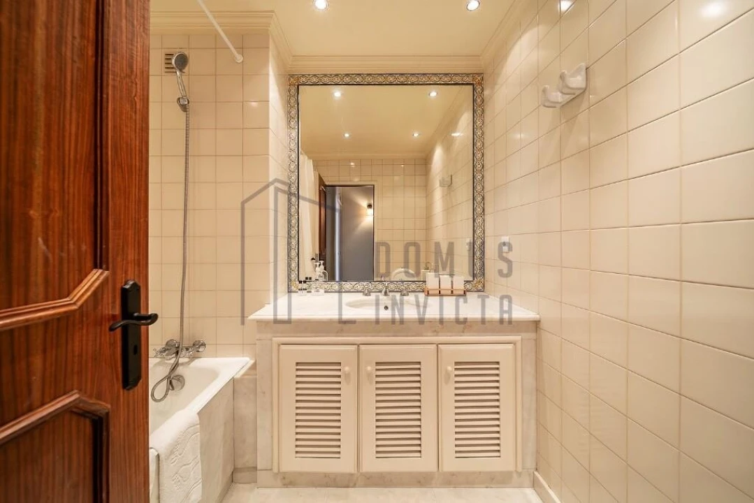 Apartamento T2 para Arrendamento em Aldoar, Foz do Douro e Nevogilde Foto 18