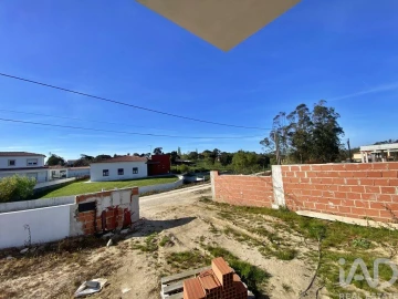 Moradia T3 para Venda em Nossa Senhora do Pópulo, Coto e São Gregório