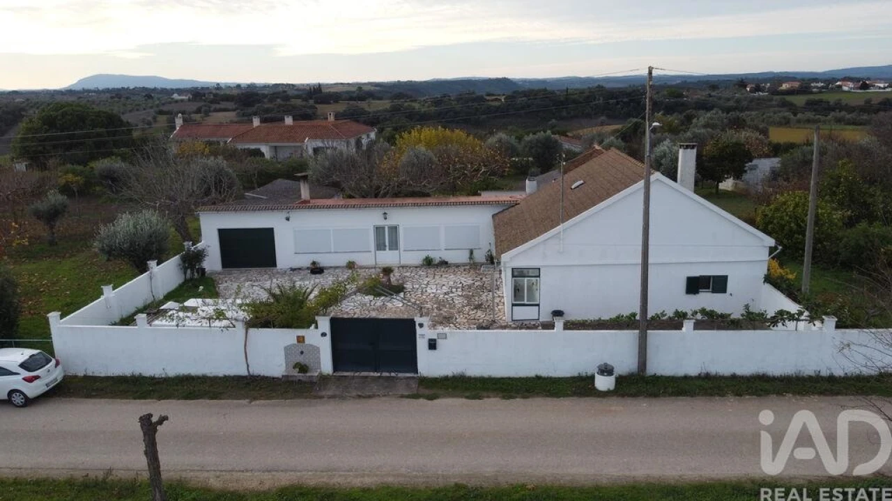 Moradia T3 para Venda em Abitureiras Foto 3