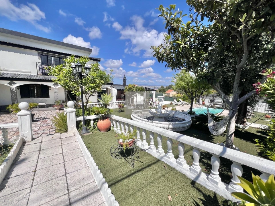 Moradia T5 para Venda em Caparica e Trafaria Foto 9