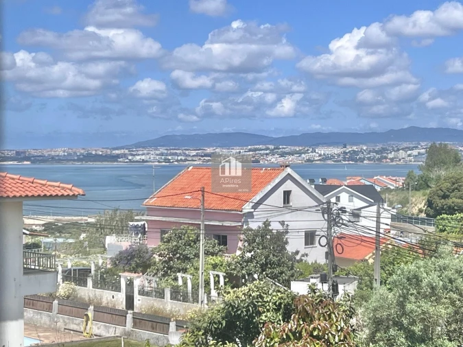 Moradia T5 para Venda em Caparica e Trafaria Foto 46