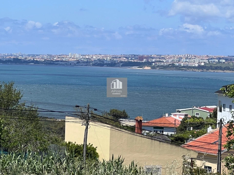 Moradia T5 para Venda em Caparica e Trafaria Foto 7