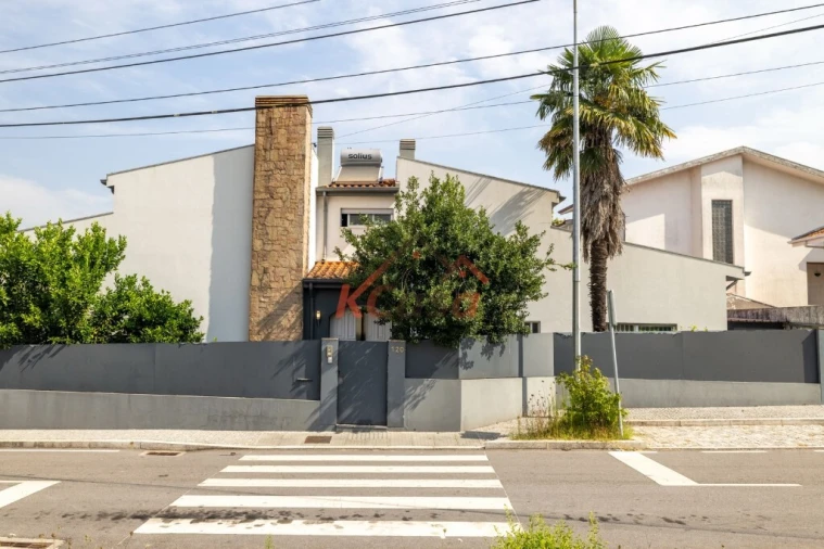 Moradia T4 para Venda em Gondomar (São Cosme), Valbom e Jovim Foto 2