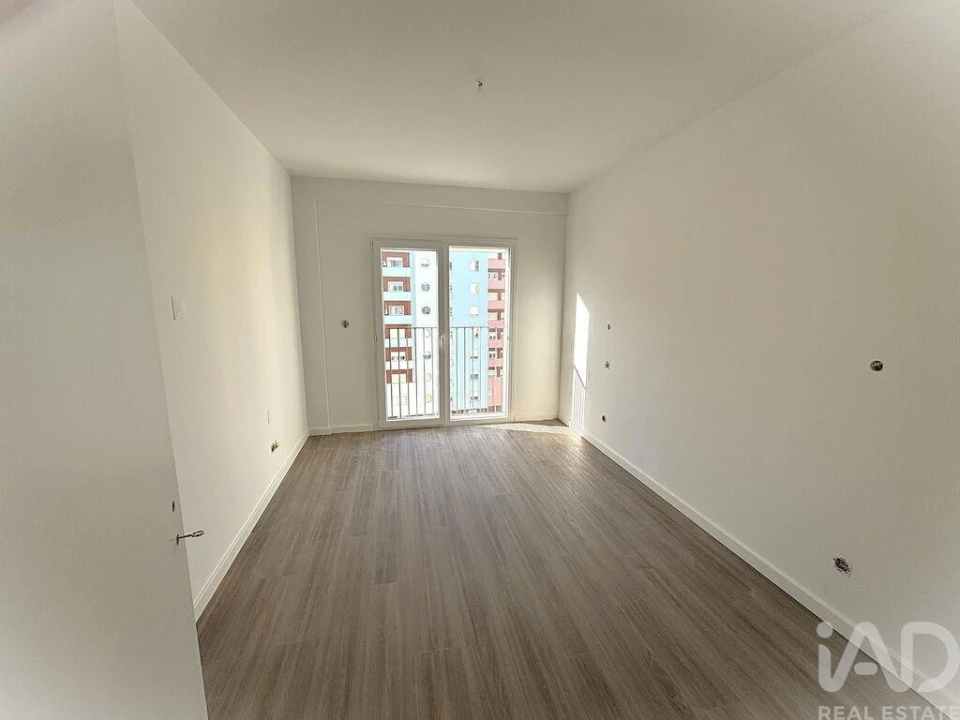 Apartamento T3 para Venda em Corroios Foto 10