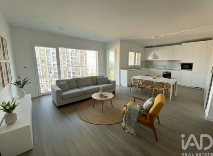 Apartamento T3 para Venda em Corroios Foto 1