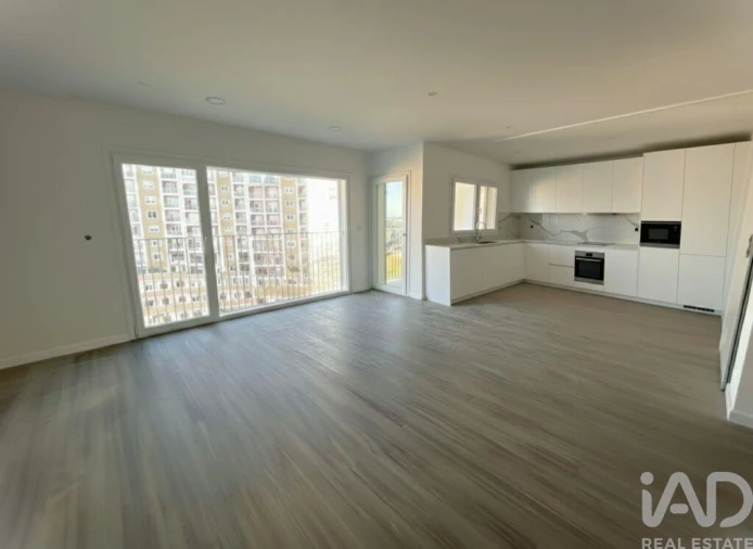 Apartamento T3 para Venda em Corroios Foto 3