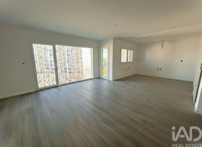 Apartamento T3 para Venda em Corroios Foto 2