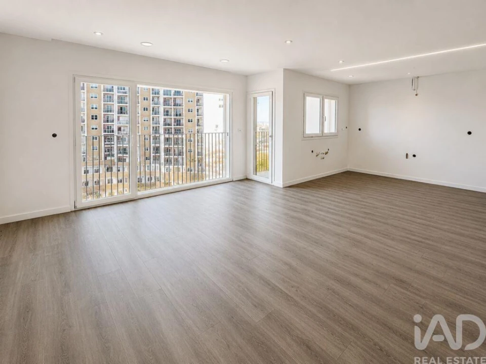 Apartamento T3 para Venda em Corroios Foto 2