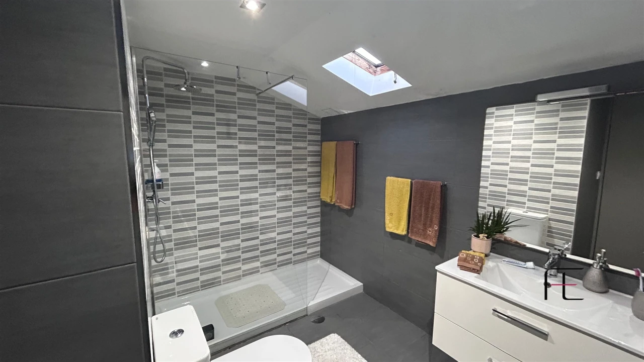 Moradia T4 para Venda em Vila Chã Foto 13