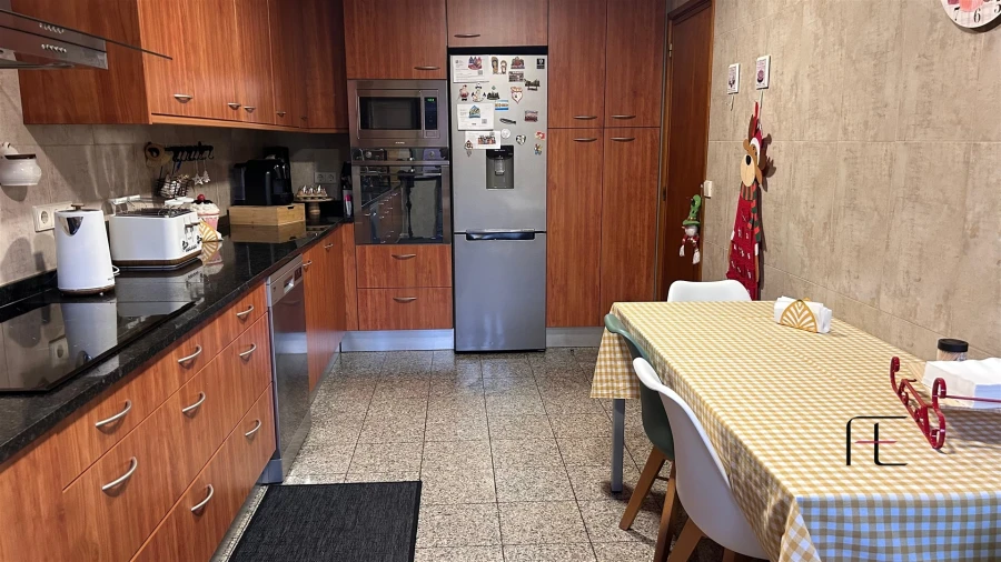 Moradia T4 para Venda em Vila Chã Foto 3