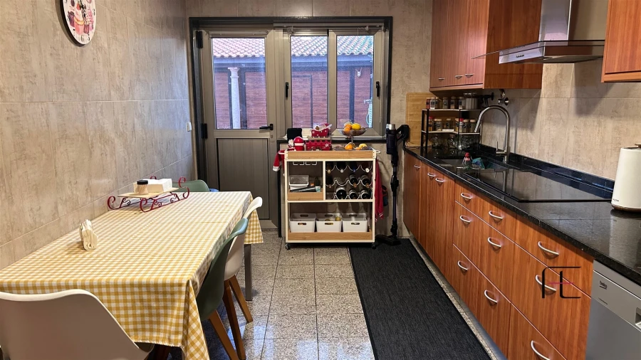 Moradia T4 para Venda em Vila Chã Foto 2