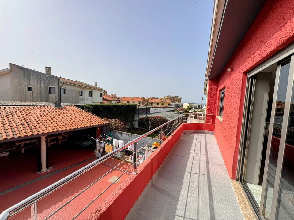 Moradia T4 para Venda em Vila Chã Foto 10