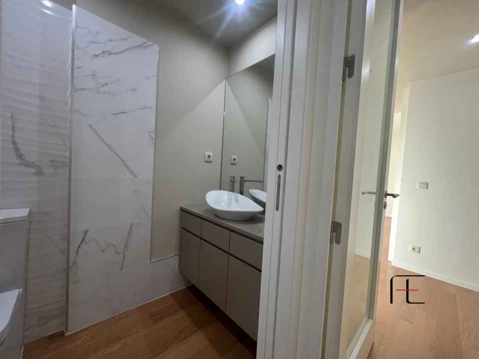 Apartamento T3 para Venda em Cidade da Maia Foto 8