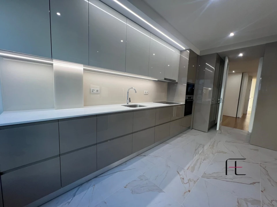 Apartamento T3 para Venda em Cidade da Maia Foto 1