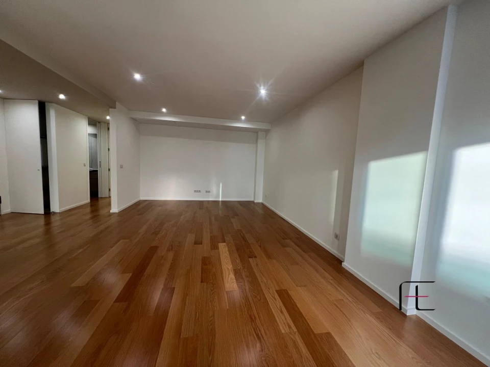 Apartamento T3 para Venda em Cidade da Maia Foto 4