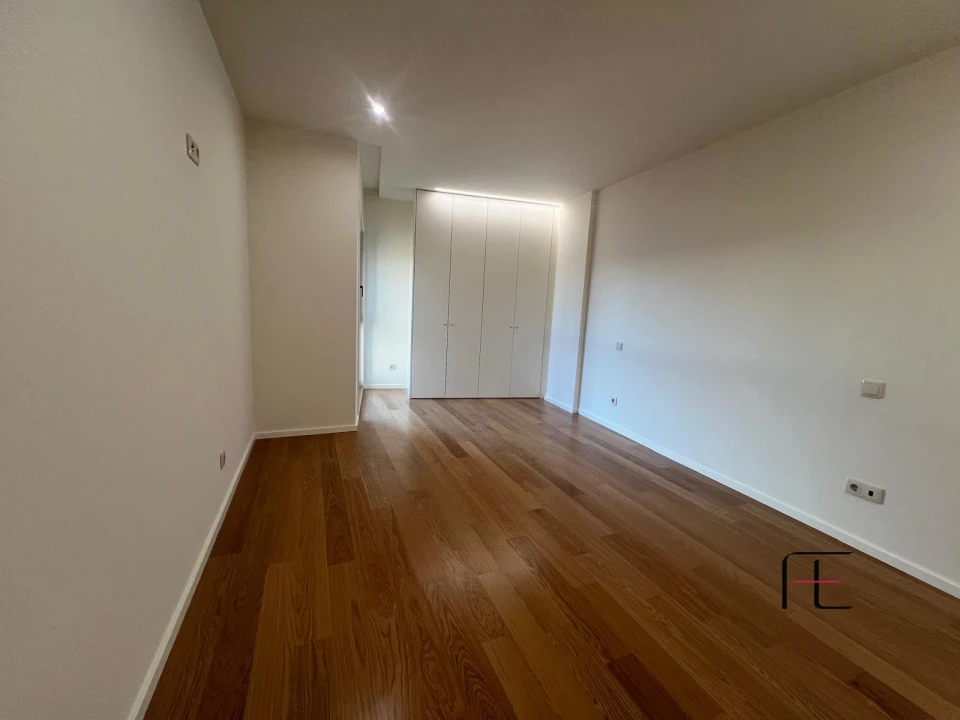 Apartamento T3 para Venda em Cidade da Maia Foto 11