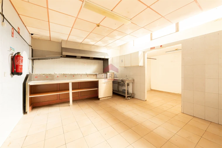 Loja para Venda em Monte Gordo Foto 11