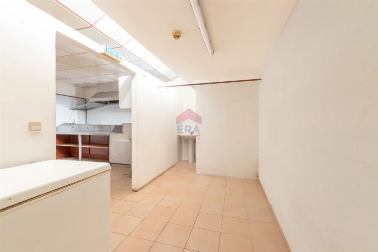 Loja para Venda em Monte Gordo Foto 12