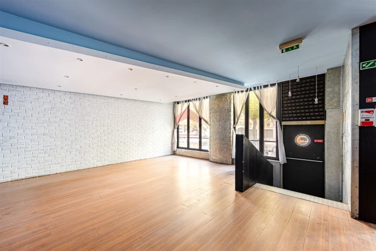 Loja para Venda em Monte Gordo Foto 1