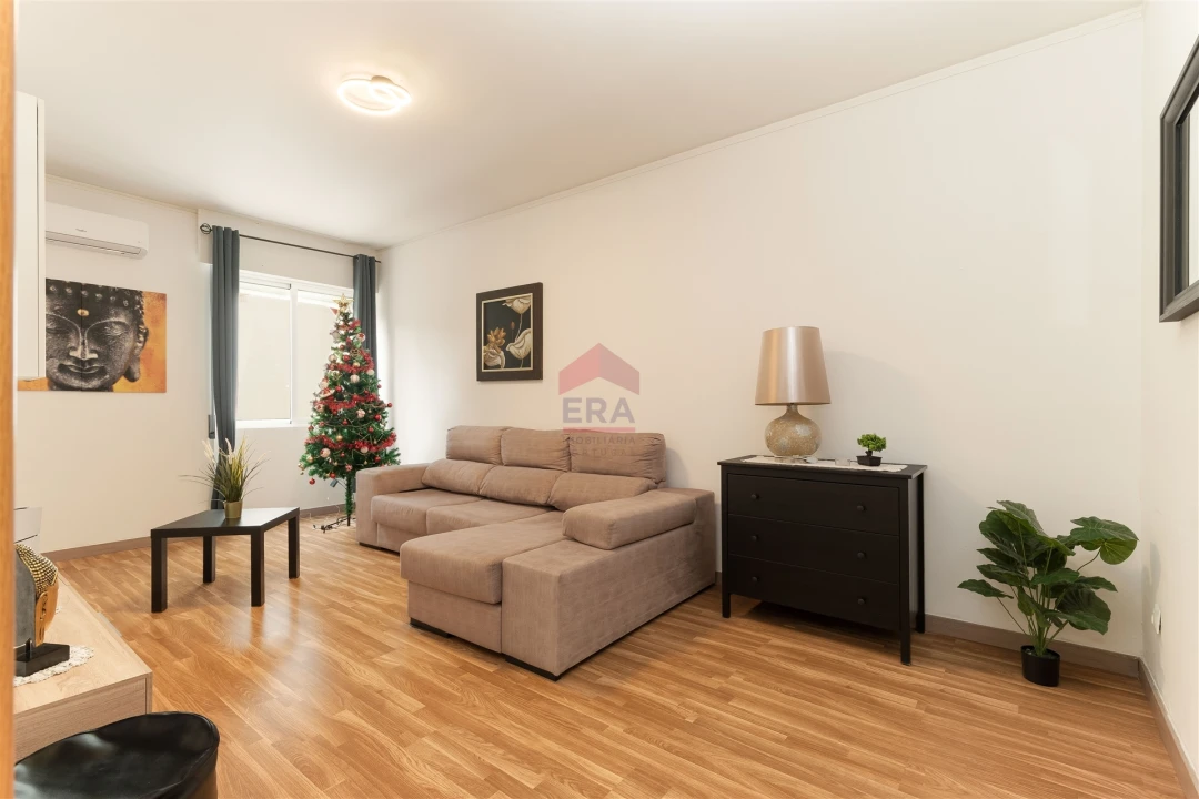 Apartamento T0 para Venda em Faro (Sé e São Pedro) Foto 1