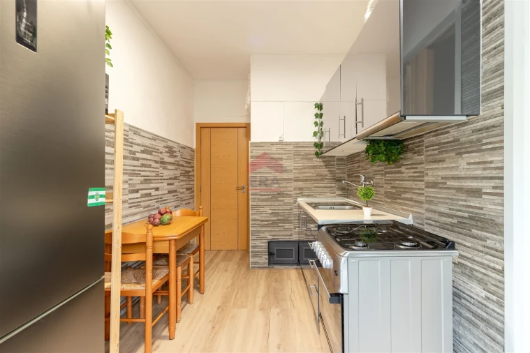 Apartamento T0 para Venda em Faro (Sé e São Pedro) Foto 6