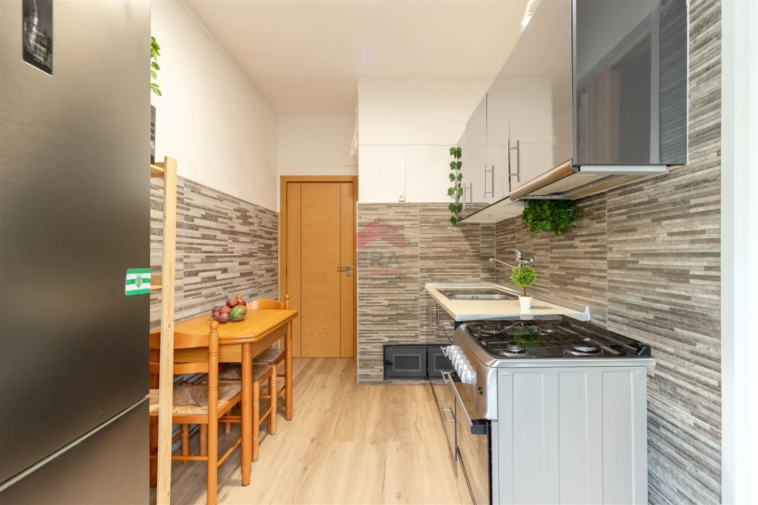 Apartamento T0 para Venda em Faro (Sé e São Pedro) Foto 6