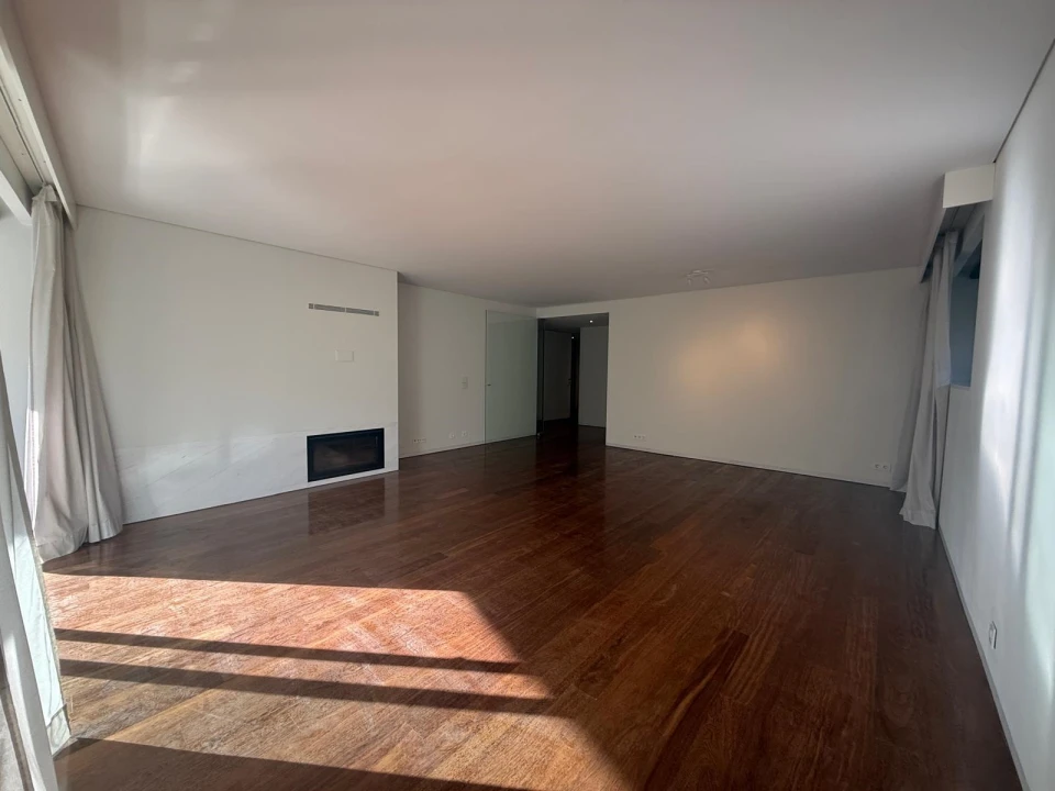 Apartamento T3 para Venda em Aldoar, Foz do Douro e Nevogilde Foto 3