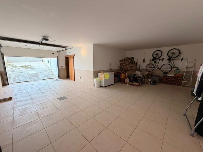 Moradia T4 para Venda em Tavarede Foto 46