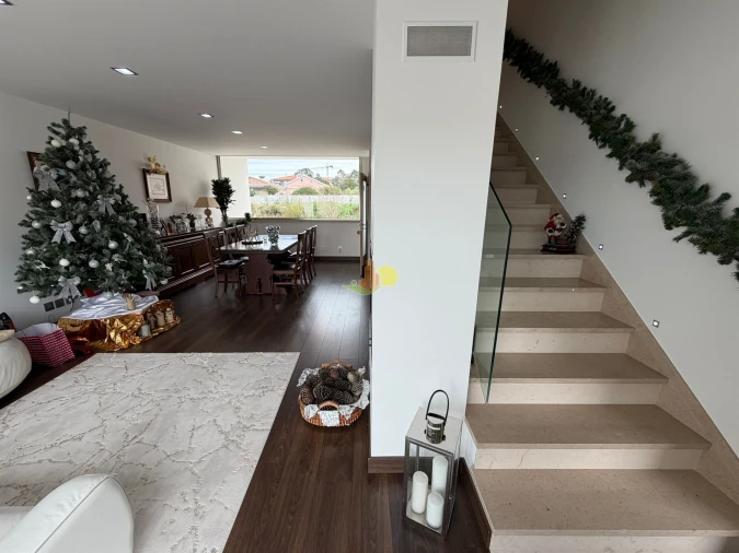 Moradia T4 para Venda em Tavarede Foto 15