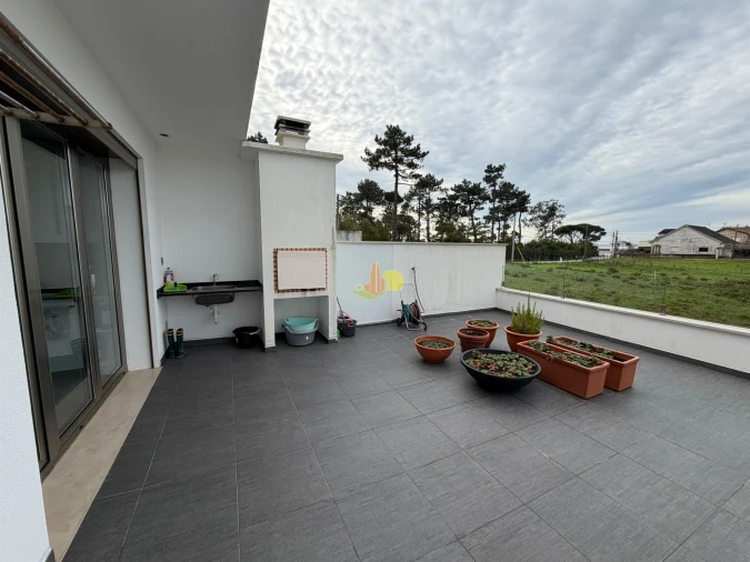 Moradia T4 para Venda em Tavarede Foto 8