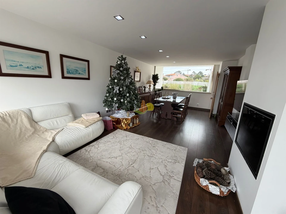 Moradia T4 para Venda em Tavarede Foto 14