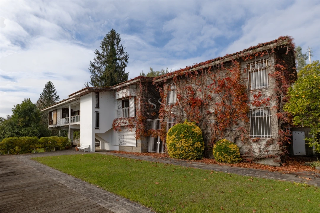 Moradia T5 para Venda em Foz do Sousa e Covelo Foto 4